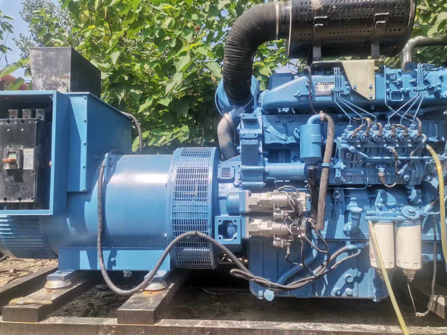 盐湖详细说明降低 800kW 柴油发电机输出电流波动的方法