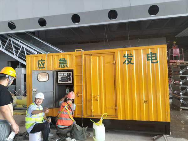 盐湖怎样判断空气滤清器是否需要更换？